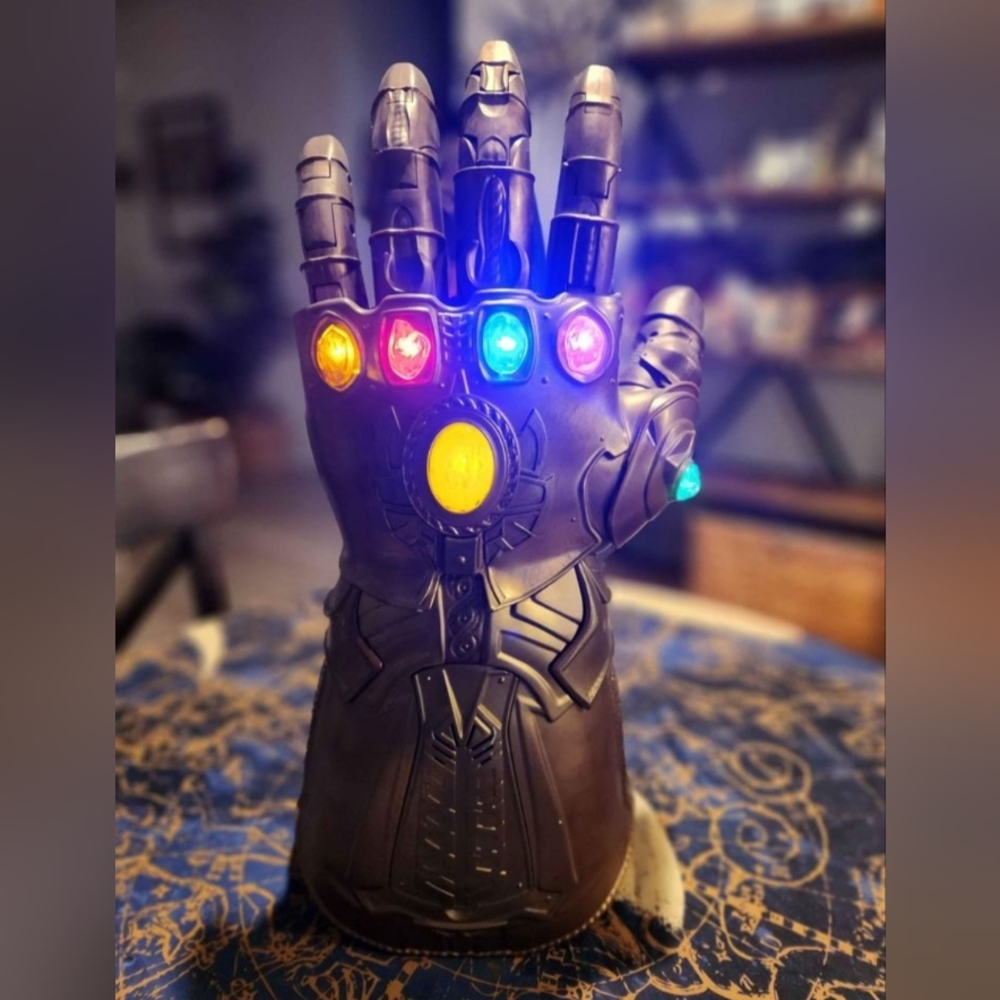 ✨️SOLD ✨️Marvel/ Hasboro Legends Infinity Gauntlet
